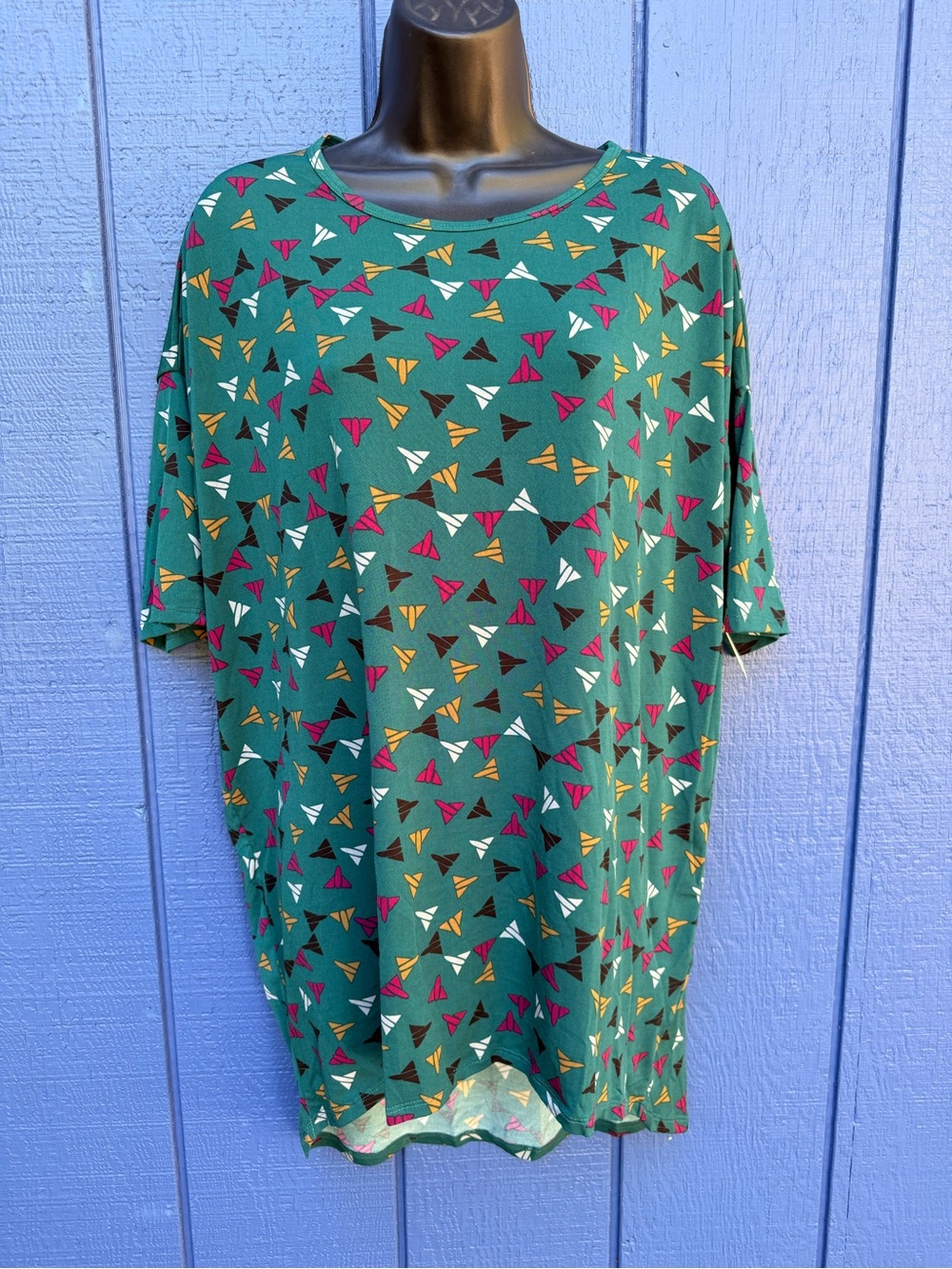 Green tee with Colorful Airplanes